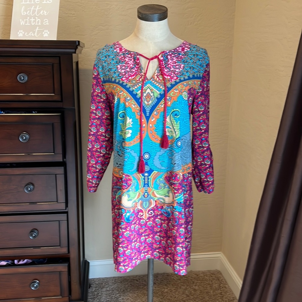 Brand new never worn cute bohemian look dress. Size small